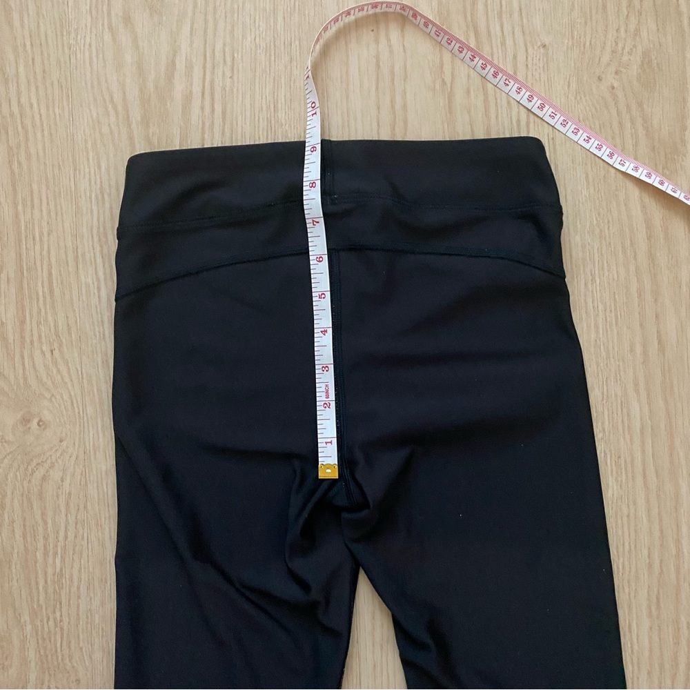 Under Armour Women's UA HeatGear® Armour Capris Black Size XS - Picture 9 of 9